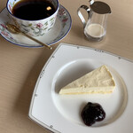 Oodate Koohiikan - メニュートップから《おすすめコーヒーとケーキのセット 959円》＊本日のおすすめ／スーパーマンデリン＋レアチーズケーキ(チョイス) 