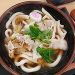 花廼家大衆割烹 - 肉うどん