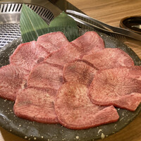 焼肉 しゃぶしゃぶ 石田屋。 北野坂店 - タン塩