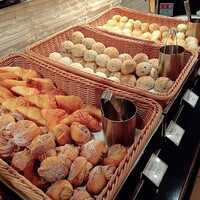 フェリエ - パンも種類豊富