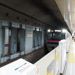 中華そば いづる - 趣のある都営浅草線大門駅