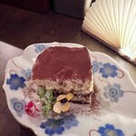 中野レンガ坂 洋食堂 葡萄 - ジョバンニおばさんのティラミス