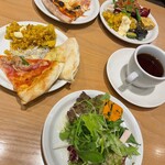 Tsuchi 農園野菜とチーズ料理 - ピザとサラダビュッフェ