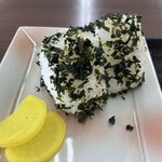 観光会館 安富屋 レストラン - しそわかめおにぎり