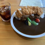 オカノカリー - 国産豚ロースカツカレー１６００円　ライス大盛り１１０円・ルー大盛り２００円　オーガニックコーヒー（アイス）３００円