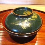 京味 もと井 - 椀・鰯のつみれ・松茸の椀。