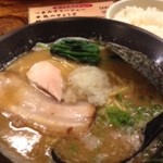 三代目麺処まるは極 - 鶏白湯ラーメン750円！