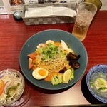 THAIFOOD マイペンライ - トムヤム冷麺(¥1100)