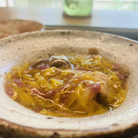 宮坂 - ①【先付】
                    京丹後産ノドグロ、大黒シメジ、舞茸の菊花餡仕立て