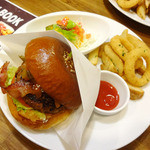 マグズカフェ - 10月限定@小悪魔風ハロウィンバーガー(ディナーセット)