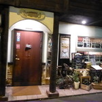 オステリアアルペスカ - あまり目立たない玄関