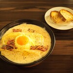 Italianbar ATTACHMENT - 一枚麺のカルボナーラ