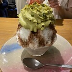 氷おばけ - イチゴとショコラのピスタチオ氷