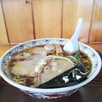 Shirakawa Te Uchi Ramen Usagi - 「中華大盛り」油浮き最高！