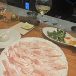 トムクリオーザ - 特別な生ハムとチーズのサラダ