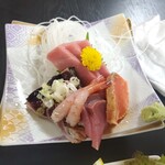 高嶋屋 - 今日のお造りは中とろ、カツオ、甘えび、ぶり、あぶりサーモンでした！