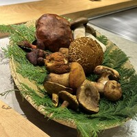 鉄板焼 宇佐見 - 天然きのこ色々