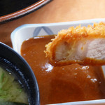 Tonkatsu Kinoya - ソースをつけて頂きましょう(*^。^*)