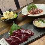 馬刺しと自家製レモンサワーのお店 あかまる - 