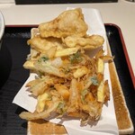 Teuchi Udon Hasenuma - とり天と野菜かき揚げ