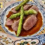 渡辺料理店 - グリーンアスパラガスが添えられて彩りも最高です