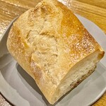 渡辺料理店 - 今日はソースを一滴も残すまいと決めているのでバゲットが大活躍します