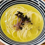 焼鳥 せきね - 締めはとりそば　その辺のラーメン屋も叶わないクオリティです