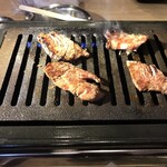 和牛焼肉大衆酒場 ホルモン博多春吉のじゃん横 - 