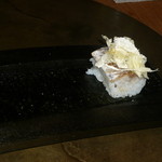 六雁 - 極コース（H25.9.x）3-一口の手巻き（新秋刀魚の棒寿司）