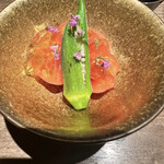 鮨 由う - オクラトマトコンソメジュレ