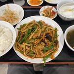 Ajiou - ピリ辛の豚肉とピーマンの炒めもの定食