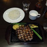 ムラン ゴッツォ カフェ - 麹熟成　越後もち豚のグリル　スープセット