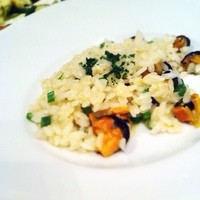 シャンパン食堂 - ムール貝のワイン蒸しを食べた残りのスープでリゾット