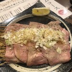 タンとレモンサワー 焼肉 じゅうたん - 