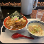 麺屋 てる'ZU - スープが熱々、麺も熱々！