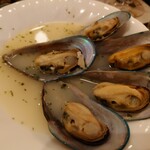 キッツビュール - パーナ貝の白ワイン蒸し