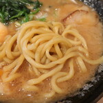 Yokohama Iekei Isshin - 麺