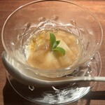 中國菜 奈良町 枸杞 - ココナッツプリン　桃の果肉ソース