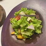 Hirovanna - 県内野菜　愛ファームプロジェクト　いろいろな野菜を使ったサラダ　野菜の旨みを味わうためにドレッシングはなしです