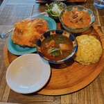 カレーと和とお酒の店 本道坊 - チーズナン美味しかった❤︎