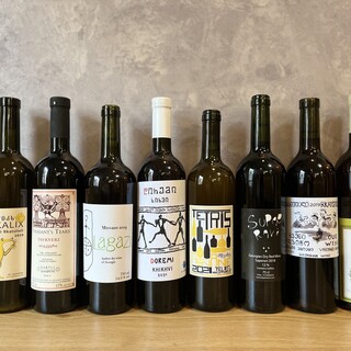 Enjoy rare Georgian wines ◎ Also available are natural wines, orange wines, etc.