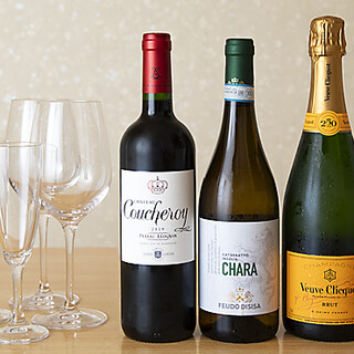 A wide selection of carefully selected wines that go well with the food