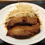 才谷家 - H.25.10.2.夜 自家製煮豚をもやしで(ドカーンと200g・ボリューム満点・おかずにもビールにも) 630円