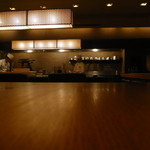 六雁 - 6F テーブル席からの厨房