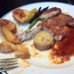 欧風小皿料理 沢村 - 長男に取り分け後ですが鶏肉のメイン