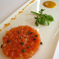 THE COSMOPOLITAN GRILL BAR TERRACE - サーモンタルタルです。