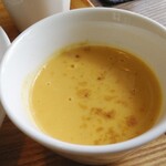 ハーブカフェ 鈴廼園 - ハーブプレートランチのスープ