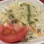 Shichijou - サラダ。酸味強めのフレンチドレッシング。