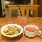 Ishi Ga Ma Ya Hambagu - サラダ、スープ、ドリンク