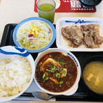 松屋 - ♪富士山豆腐の本格的麻婆盛合わせ牛焼肉定食¥890